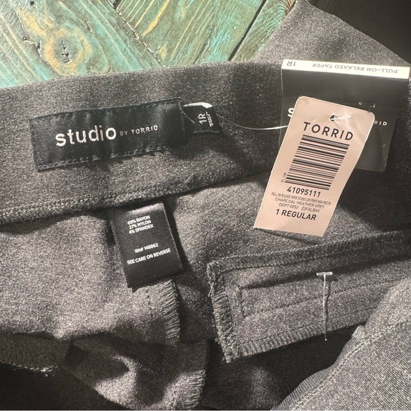 Torrid Pull-On Relaxed Taper Studio Luxe Ponte High-Rise Pants Size 1x NWT - Picture 9 of 10
